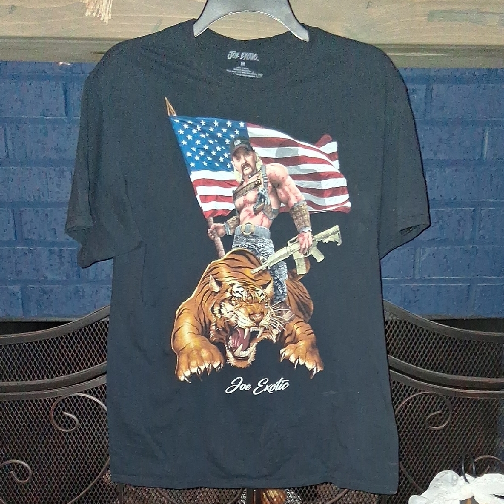 Black Graphic Men's T-Shirt